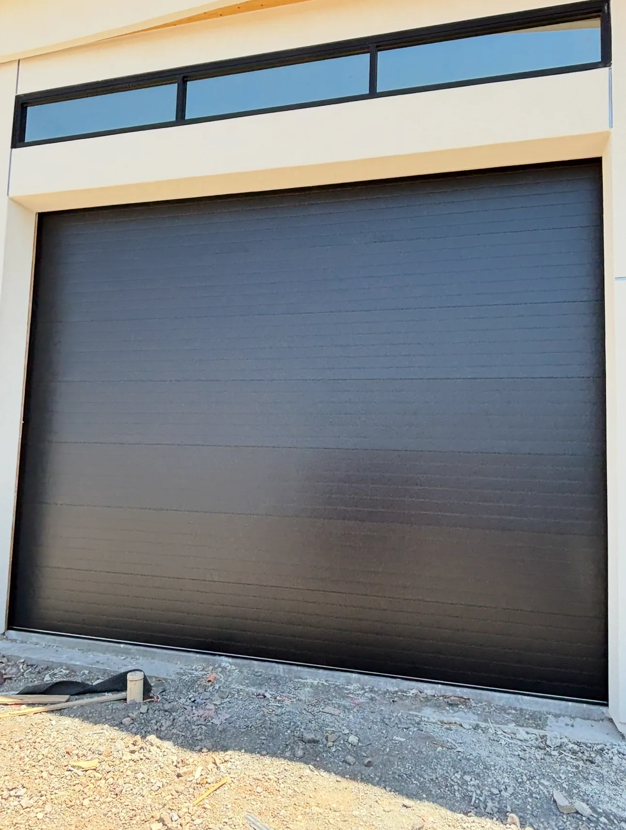 Black Full-View Stone Angle